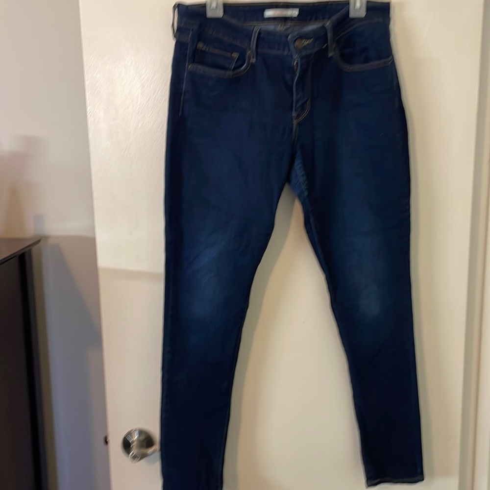 Women Levies 711 skinny jeans great condition